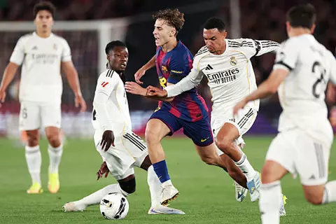 خسارة الكلاسيكو أظهرت الكارثة.. صفقات ريال مدريد في مهب الريح